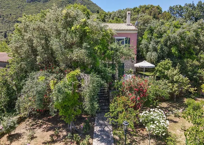 Riza Stone Cottage, Romantic House, Pet Friendly Vátos