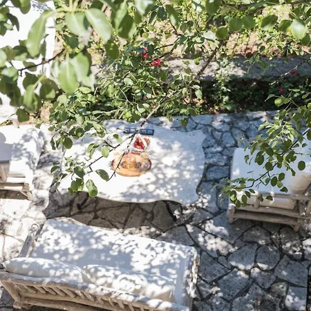 Vakantiehuis Riza Stone Cottage, Romantic House, Pet Friendly *