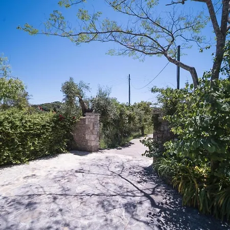 Riza Stone Cottage, Romantic House, Pet Friendly *