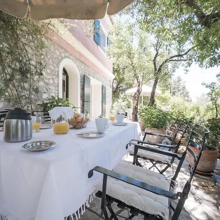 Vakantiehuis Riza Stone Cottage, Romantic House, Pet Friendly Vátos