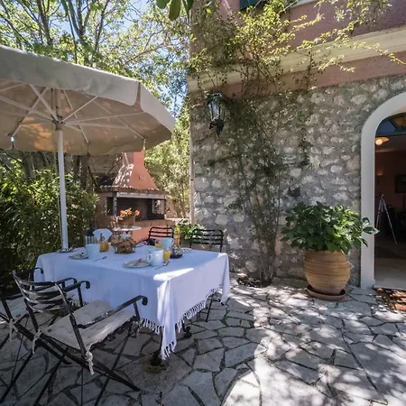 Riza Stone Cottage, Romantic House, Pet Friendly * Βάτος
