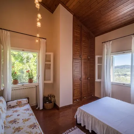 Riza Stone Cottage, Romantic House, Pet Friendly *