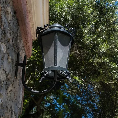 Semesterbostad Riza Stone Cottage, Romantic House, Pet Friendly Vátos