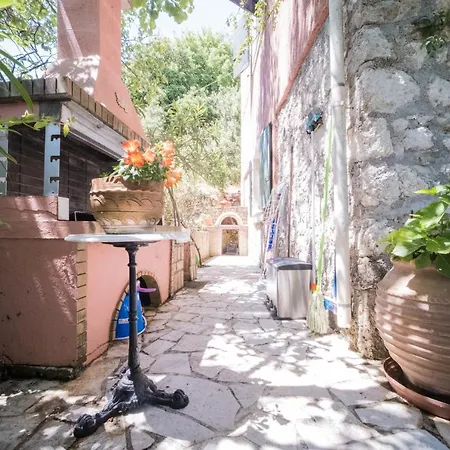 Riza Stone Cottage, Romantic House, Pet Friendly *