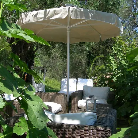 بيت للعطل Riza Stone Cottage, Romantic House, Pet Friendly *