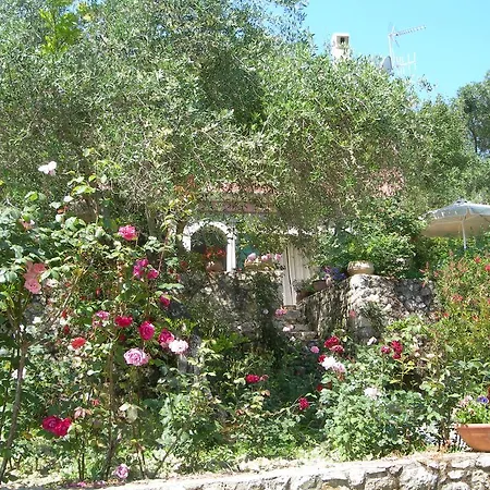 Riza Stone Cottage, Romantic House, Pet Friendly *