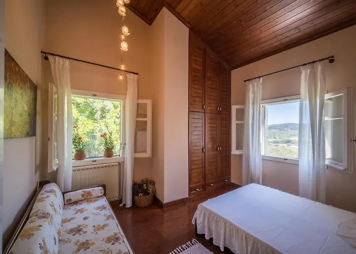 Riza Stone Cottage, Romantic House, Pet Friendly *