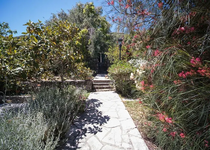 Riza Stone Cottage, Romantic House, Pet Friendly 度假居 *
