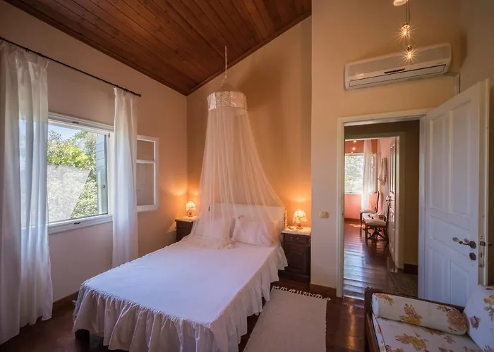 Riza Stone Cottage, Romantic House, Pet Friendly Vátos
