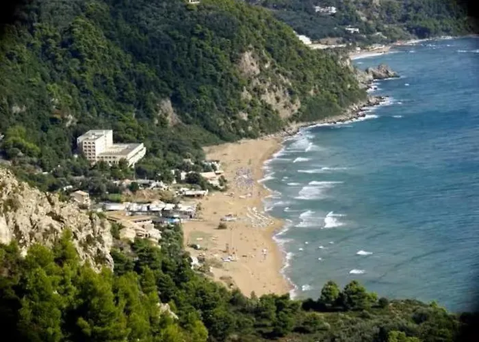 Riza Stone Cottage, Romantic House, Pet Friendly *