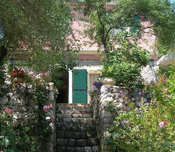 Riza Stone Cottage, Romantic House, Pet Friendly *