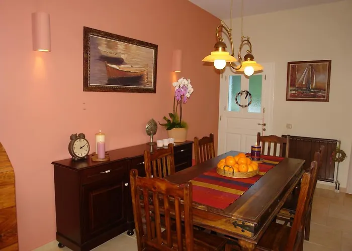 Riza Stone Cottage, Romantic House, Pet Friendly * Vátos