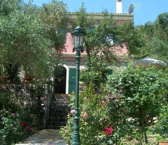 Riza Stone Cottage, Romantic House, Pet Friendly 度假居 Vátos