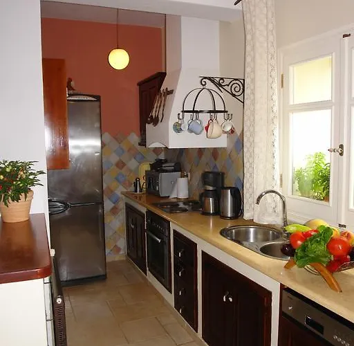 Riza Stone Cottage, Romantic House, Pet Friendly בית נופש Vátos