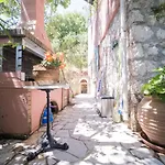Riza Stone Cottage, Romantic House, Pet Friendly *