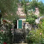 Riza Stone Cottage, Romantic House, Pet Friendly *
