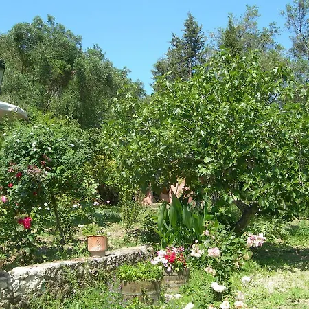 Riza Stone Cottage, Romantic House, Pet Friendly Casa de Férias *