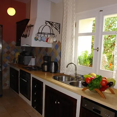 Riza Stone Cottage, Romantic House, Pet Friendly